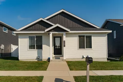 6019 51st St NW, Rochester, MN 55901