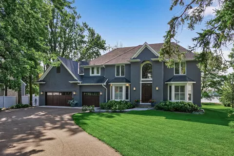 5133 Emerald Dr, Mound, MN 55364