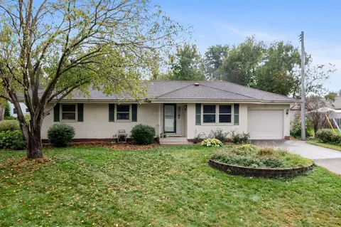 9011 60 12 Ave N, New Hope, MN 55428