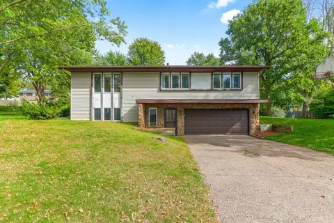 324 N Wasson Ln, River Falls, WI 54022