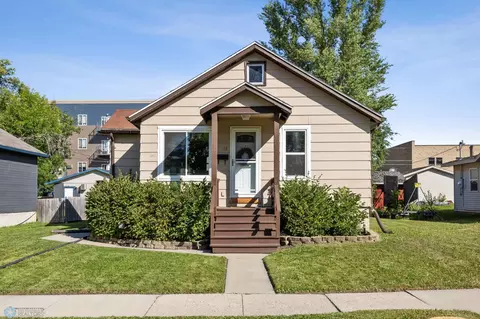 118 2nd Ave W, West Fargo, ND 58078