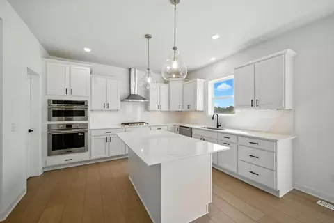 12102 Ivy St, Rogers, MN 55374