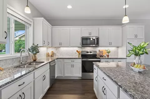 Kitchen - 6868 Dupre Rd, Centerville, MN 55038 photo 5 of 10