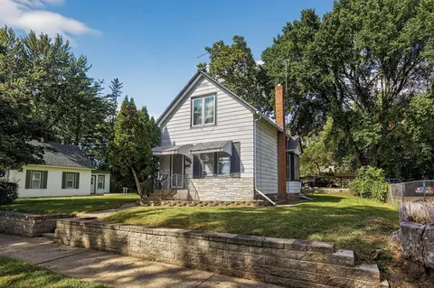 1323 4th St E, Saint Paul, MN 55106