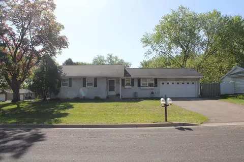 2222 Apache St, Mendota Heights, MN 55120