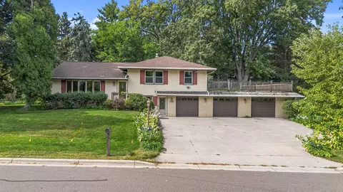 2265 Marion Rd, Roseville, MN 55113