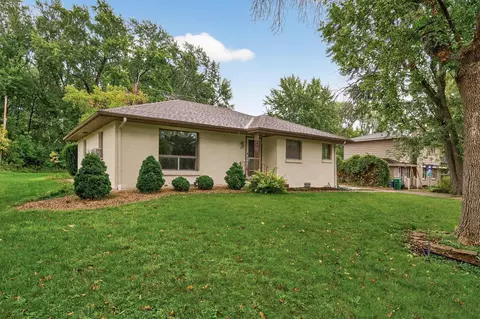 218 Deerwood Ln N, Plymouth, MN 55441