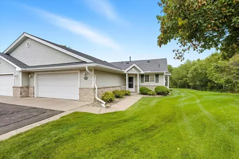 766 Sterling Ct, Mahtomedi, MN 55115