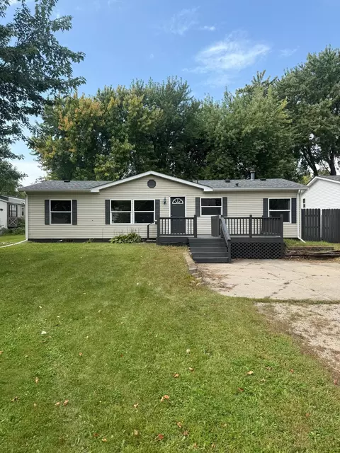 490 California St NW, Hutchinson, MN 55350
