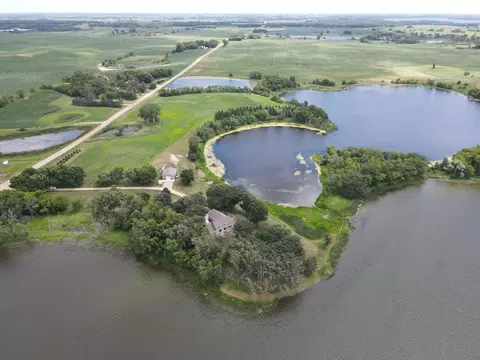 9077 82nd Ave NE, Spicer, MN 56288