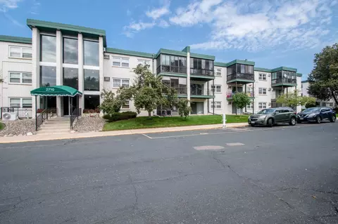 2710 Dale St N #B212, Roseville, MN 55113