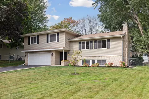 1873 Bielenberg Dr, Woodbury, MN 55125