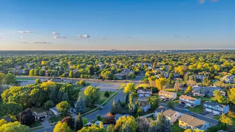 View/Area - 1865 Deer Hills Trl, Eagan, MN 55122 photo 3 of 5
