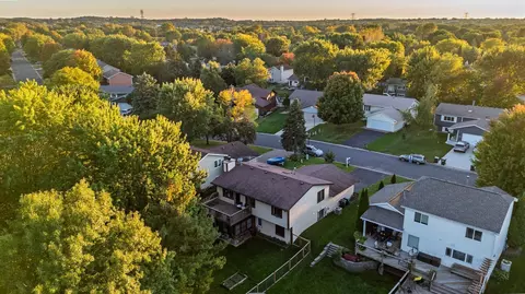 View/Area - 1865 Deer Hills Trl, Eagan, MN 55122 photo 5 of 5