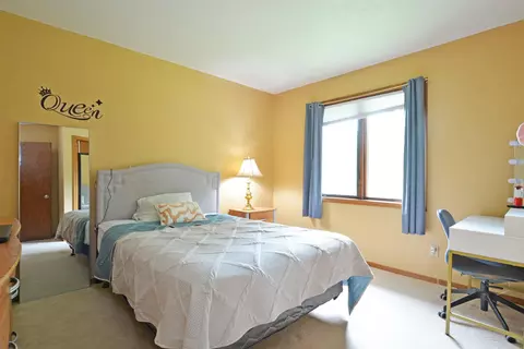 Bedroom - 1865 Deer Hills Trl, Eagan, MN 55122 photo 5 of 7