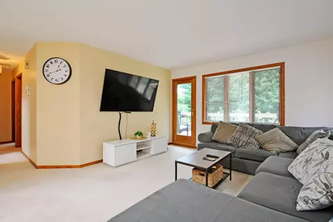 Living - 1865 Deer Hills Trl, Eagan, MN 55122 photo 2 of 5
