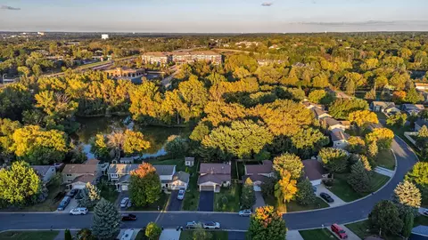 View/Area - 1865 Deer Hills Trl, Eagan, MN 55122 photo 2 of 5