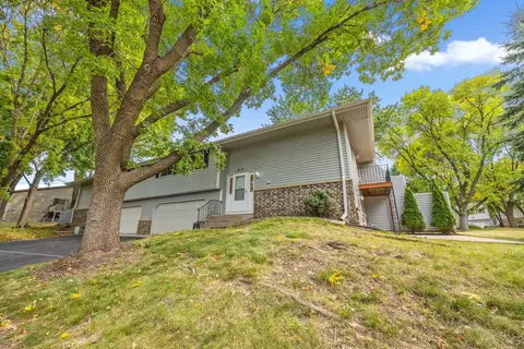 1259 Timbershore Ln, Eagan, MN 55123