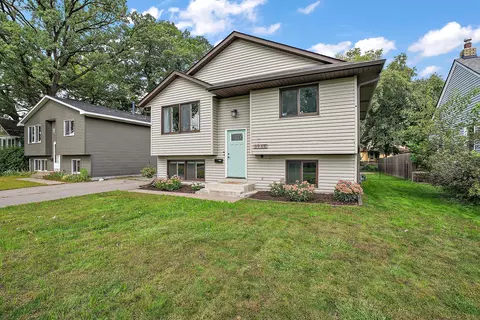 1917 Webber St, White Bear Lake, MN 55110