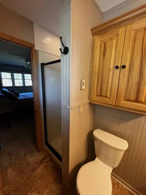Bath - 15629 Patterson Rd, Brainerd, MN 56401 photo 3 of 11