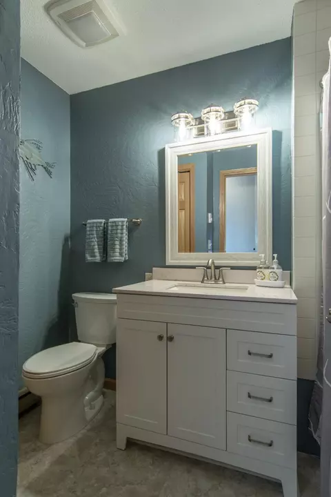 Bath - 15629 Patterson Rd, Brainerd, MN 56401 photo 6 of 11