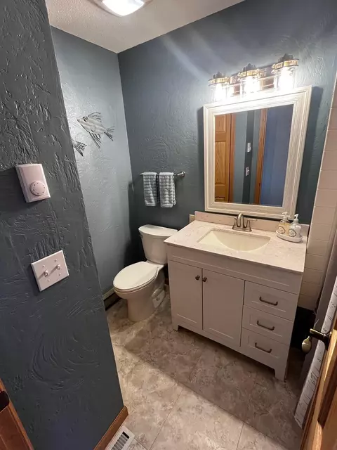 Bath - 15629 Patterson Rd, Brainerd, MN 56401 photo 7 of 11