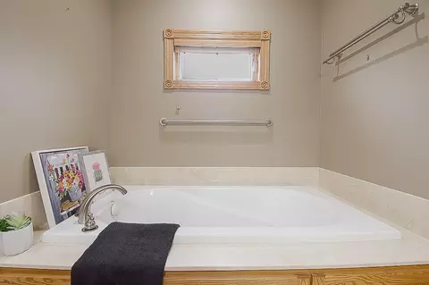 Bath - 202 River Oaks Dr, Cold Spring, MN 56320 photo 4 of 7