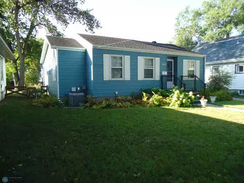 1418 11th Ave S, Fargo, ND 58103