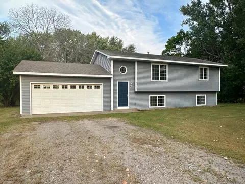 8113 Lake Dr, Lino Lakes, MN 55014