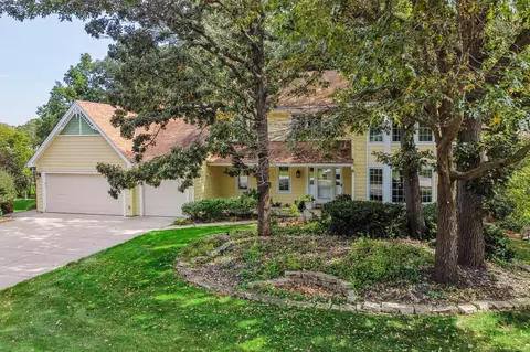 13420 Gull Ct, Apple Valley, MN 55124