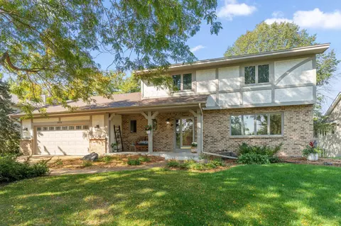 5815 Turtle Lake Rd, Shoreview, MN 55126