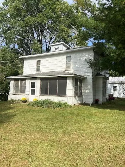 214 Platt Ave, Knapp, WI 54749