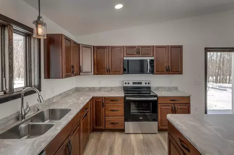 Kitchen - 205 Ridgeway Ln, Walker, MN 56484 photo 2 of 5