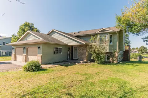 4871 Stoneridge Dr, Monticello, MN 55362