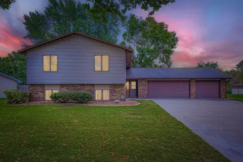 10826 Quaker Ln N, Maple Grove, MN 55369
