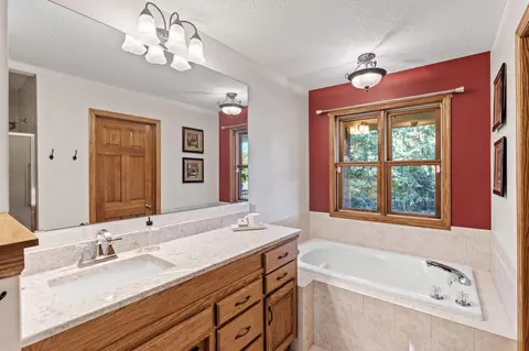 Bath - 6961 Meadow Ct, Centerville, MN 55038 photo 2 of 5
