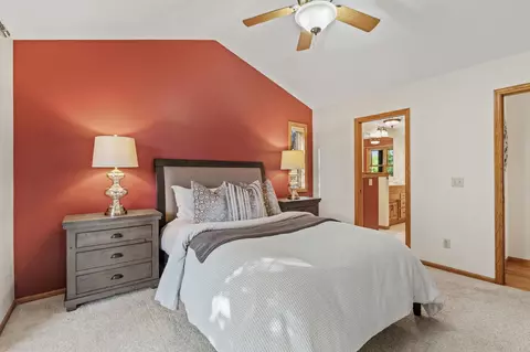 Bedroom - 6961 Meadow Ct, Centerville, MN 55038 photo 2 of 7