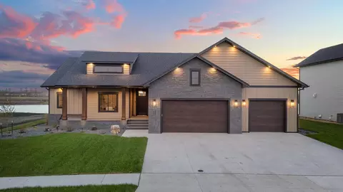 8153 Memory Ln, Horace, ND 58047