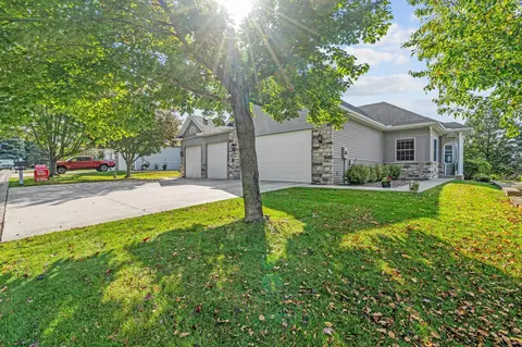 740 Gilfillan Ln, White Bear Twp, MN 55127