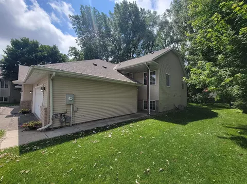 2729 Parkhaven Ct N, Brooklyn Park, MN 55444