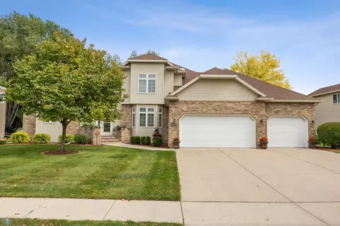 4902 Rose Creek Pkwy S, Fargo, ND 58104