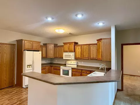 Kitchen - 2908 9th Ave SE, Willmar, MN 56201 photo 3 of 4