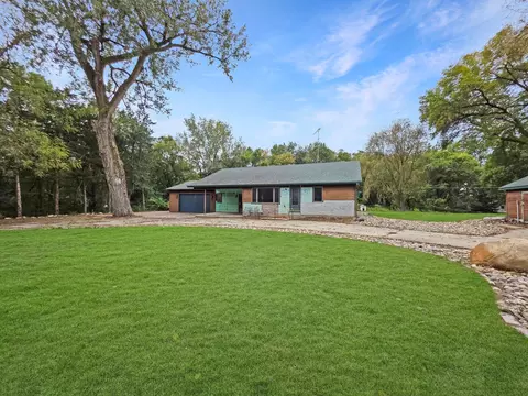 15889 Old Lake Rd, Paynesville, MN 56362