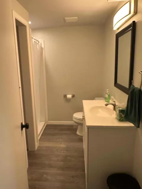 Bath - 1212 11th Ave SE, Saint Cloud, MN 56304 photo 2 of 2