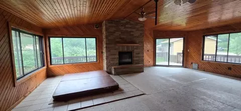 Living - 503 Hawthorne Dr, Marshall, MN 56258 photo 3 of 3