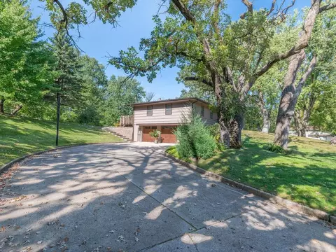 14900 Viewcrest Ln, Burnsville, MN 55306