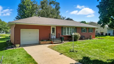 1007 5th St S, Saint James, MN 56081