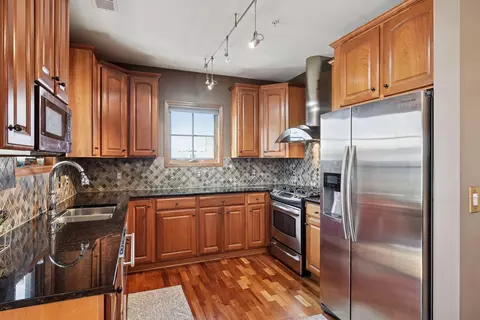 4100 Spring St #214, Spring Park, MN 55384