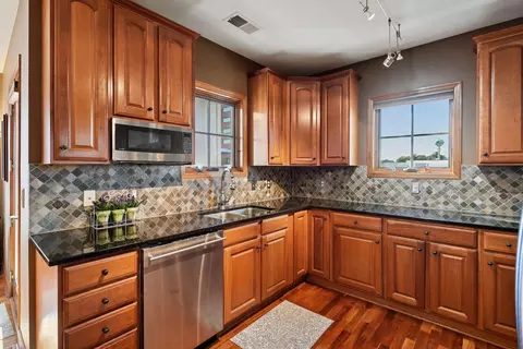 4100 Spring St #214, Spring Park, MN 55384