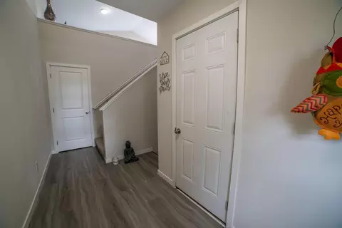 Entry Way - 780 Holton Ave, Brainerd, MN 56401 photo 1 of 2